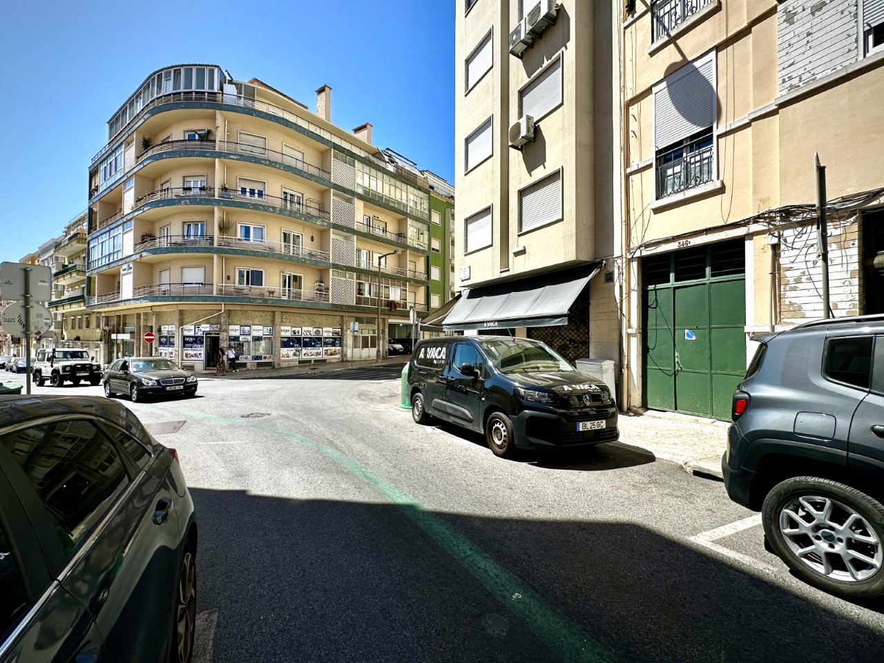 Apartamento T3 com Logradouro no Bairro dos Actores, Lisboa