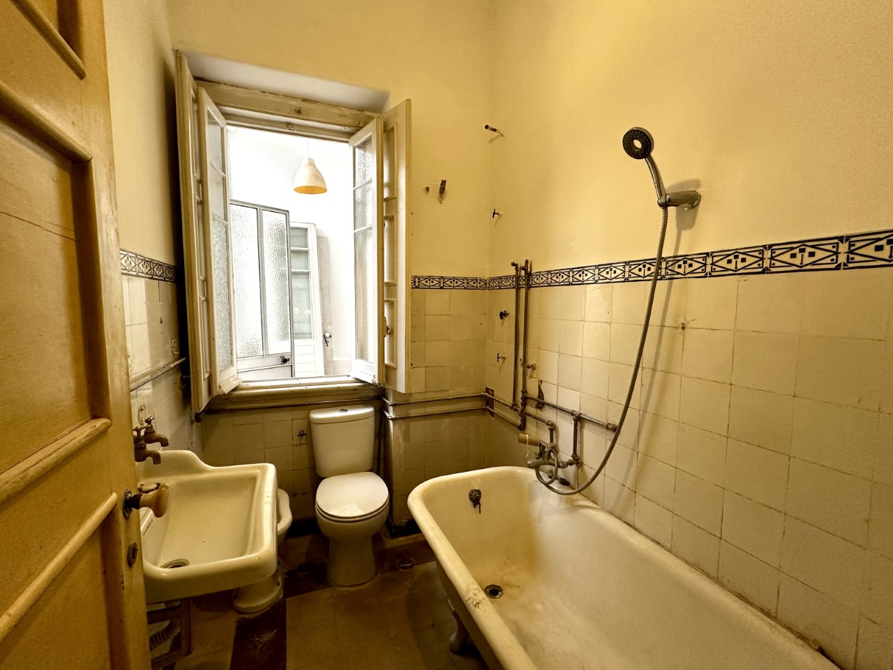 Apartamento T3 com Logradouro no Bairro dos Actores, Lisboa