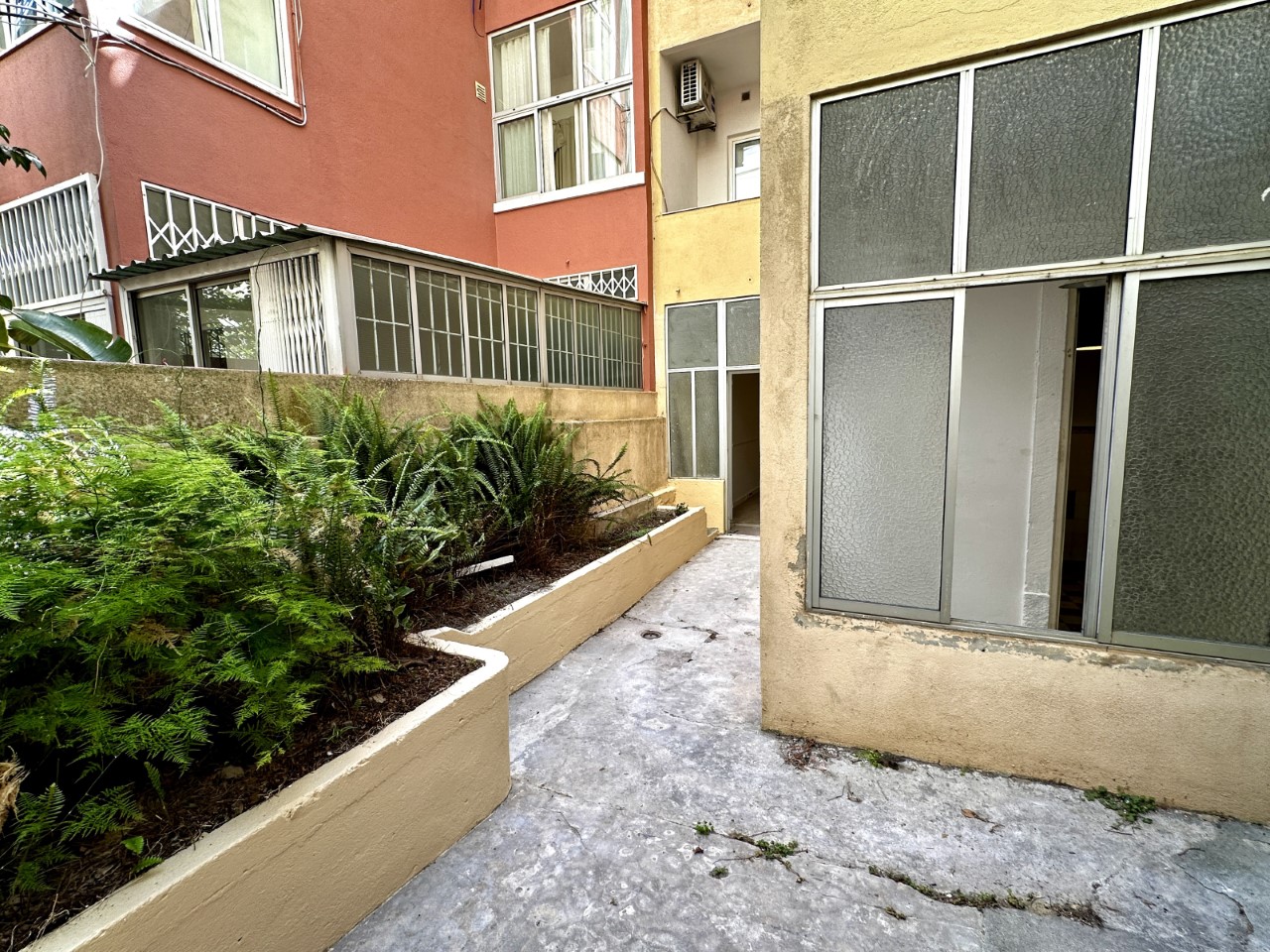 Apartamento T3 com Logradouro no Bairro dos Actores, Lisboa