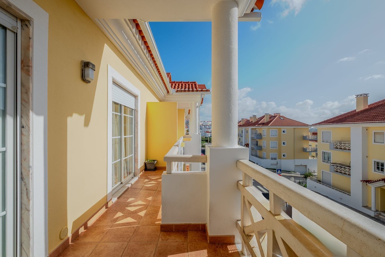 Duplex T3+1 com Vista Mar Permanente