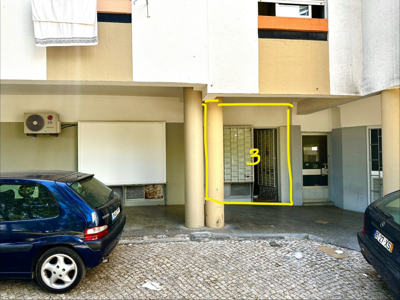 Espaço Comercial com 110 m², 3 Montras e Excelente Visibilidade | Linda-a-Velha