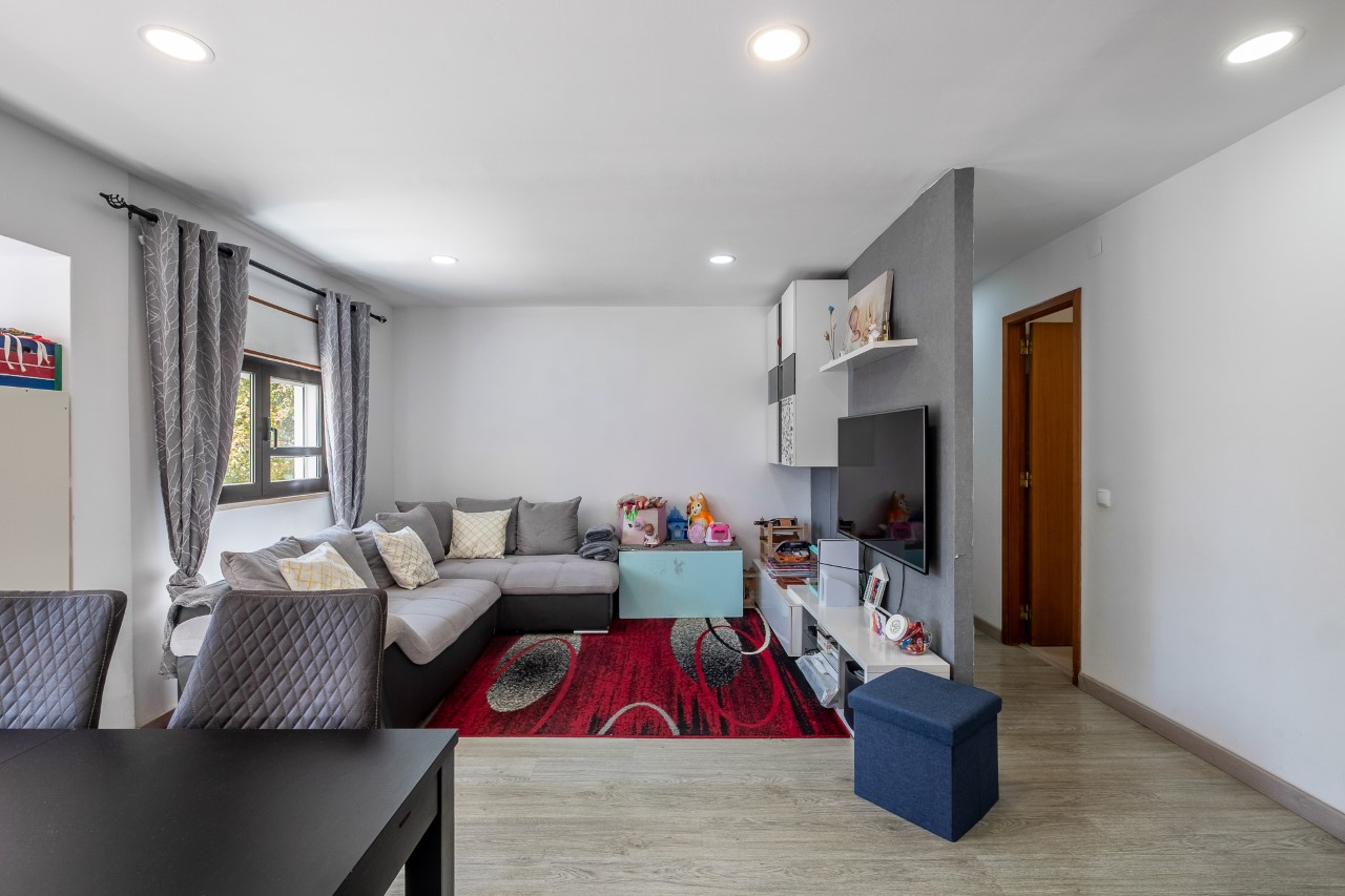 Luminoso Apartamento T2 Pronto a Habitar nos Olivais – Excelente Localização