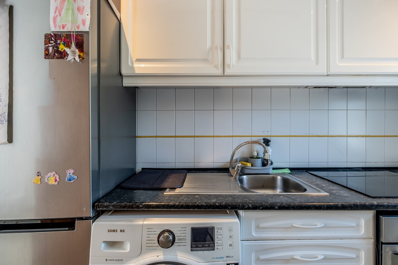 Luminoso Apartamento T2 Pronto a Habitar nos Olivais – Excelente Localização