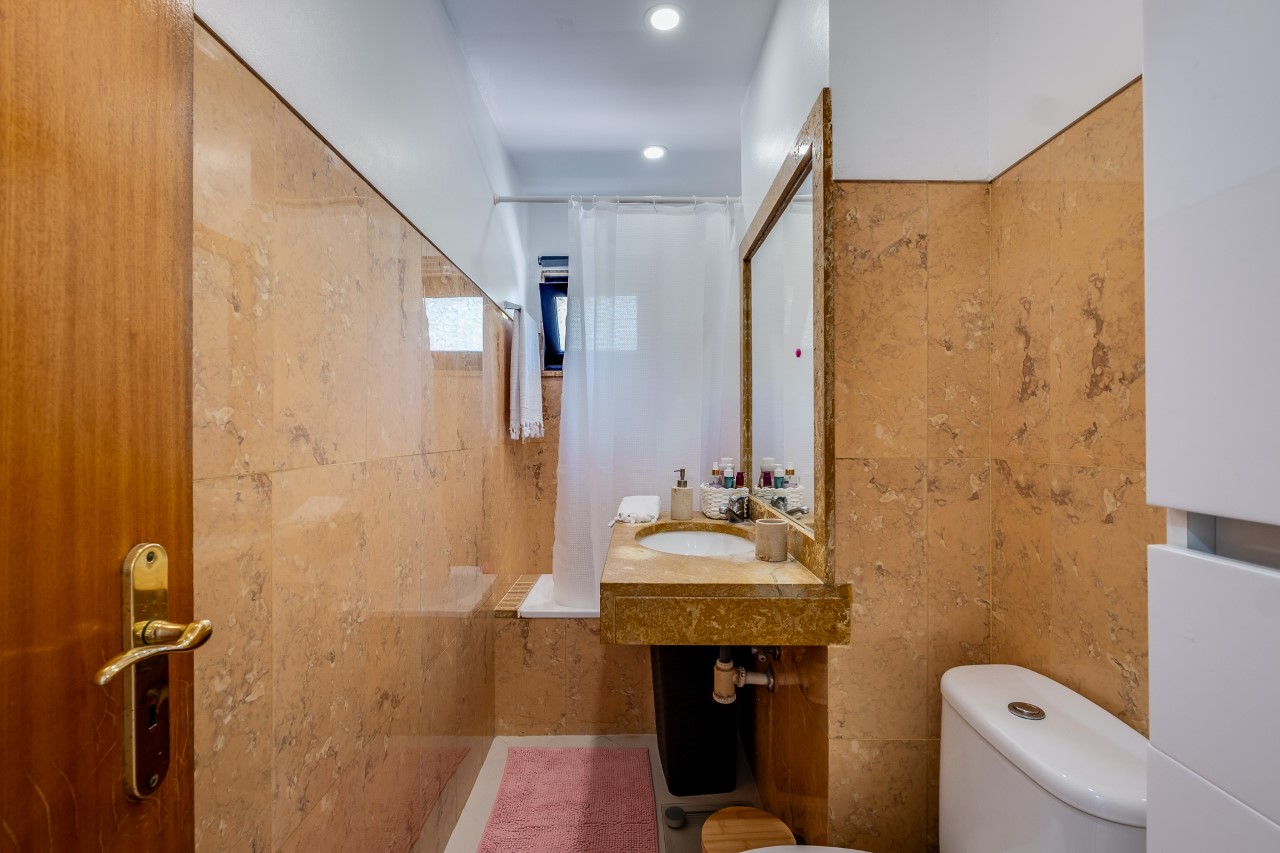 Luminoso Apartamento T2 Pronto a Habitar nos Olivais – Excelente Localização