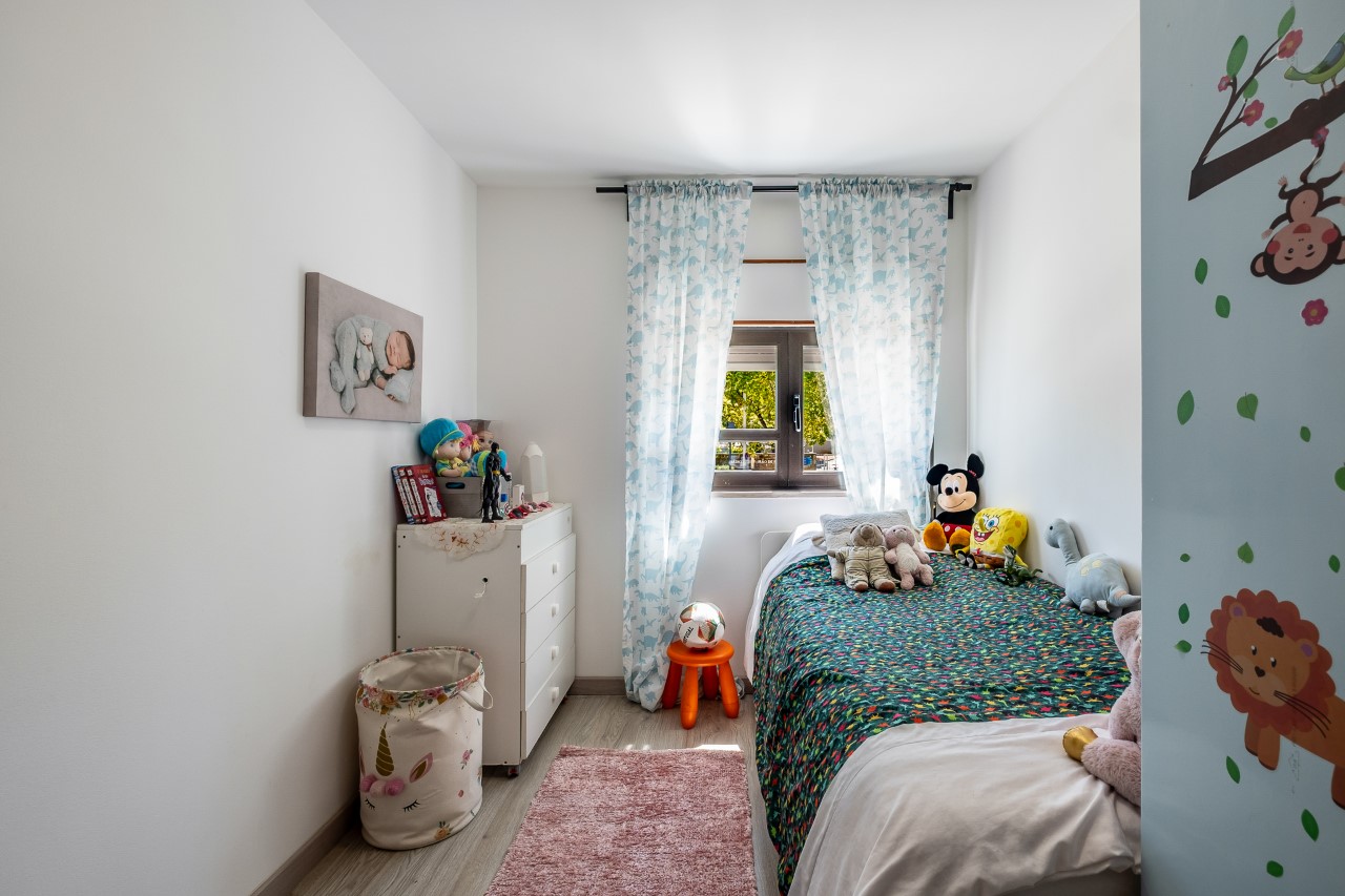 Luminoso Apartamento T2 Pronto a Habitar nos Olivais – Excelente Localização