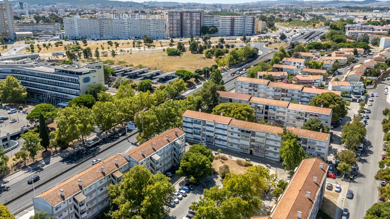 Luminoso Apartamento T2 Pronto a Habitar nos Olivais – Excelente Localização