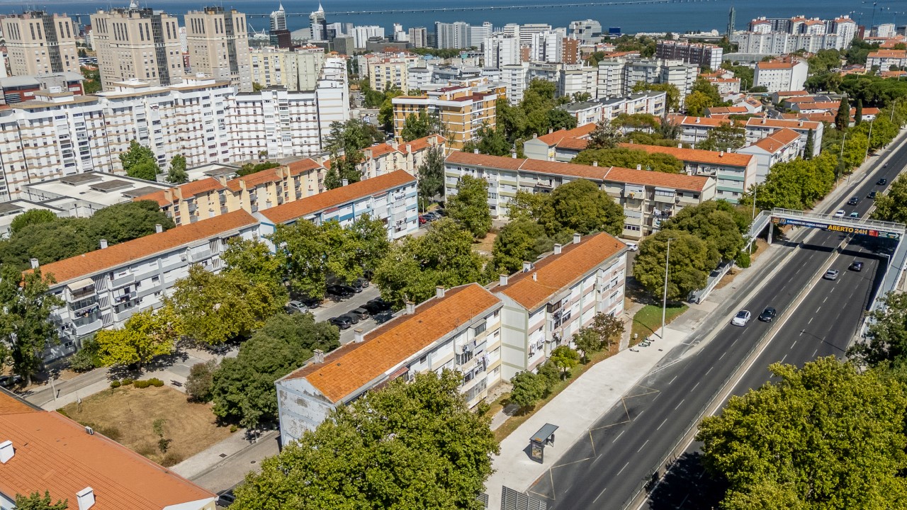 Luminoso Apartamento T2 Pronto a Habitar nos Olivais – Excelente Localização