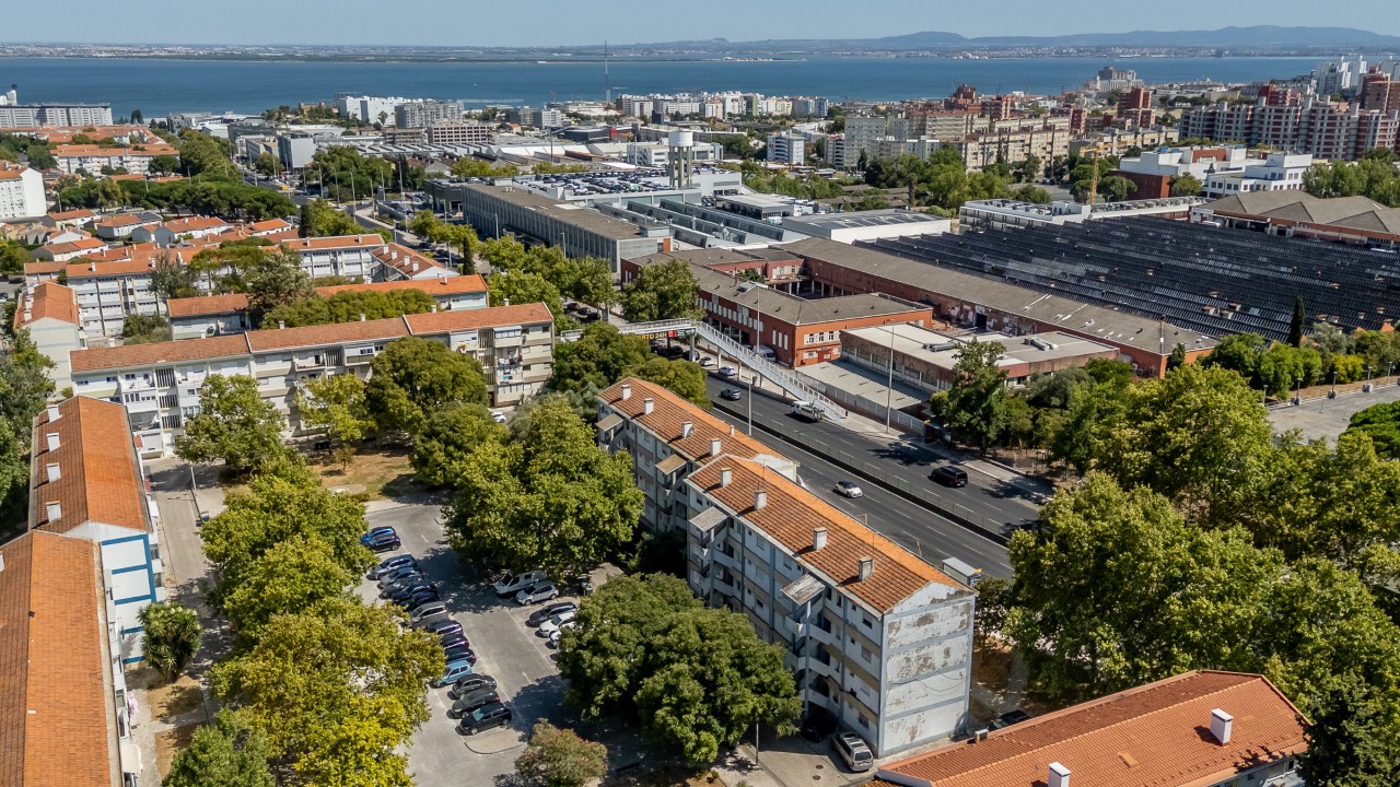 Luminoso Apartamento T2 Pronto a Habitar nos Olivais – Excelente Localização