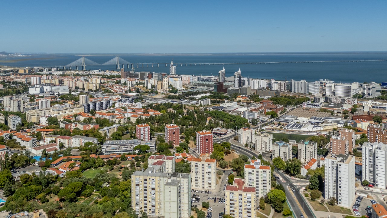 Luminoso Apartamento T2 Pronto a Habitar nos Olivais – Excelente Localização