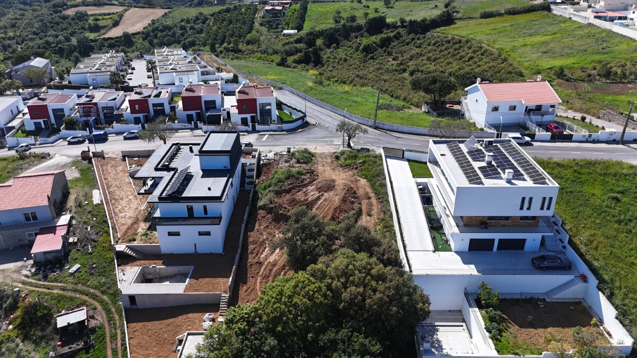 Moradia Contemporânea V3+1 com Elevador