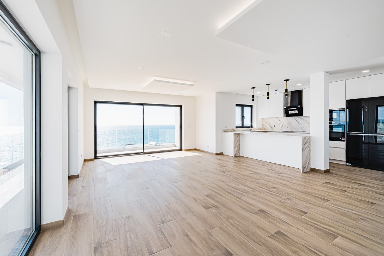 Moradia Isolada V3 com Piscina e Vista Mar