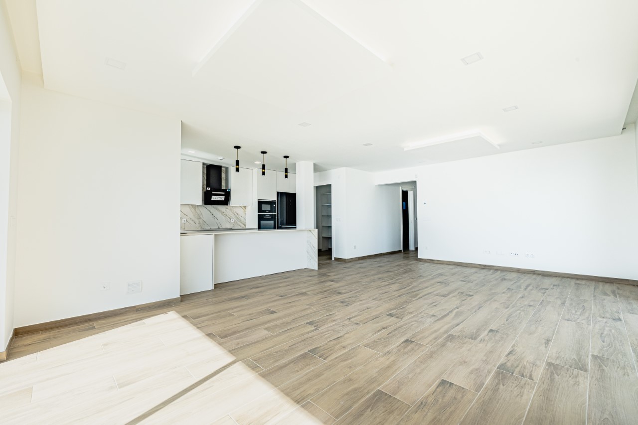 Moradia Isolada V3 com Piscina e Vista Mar