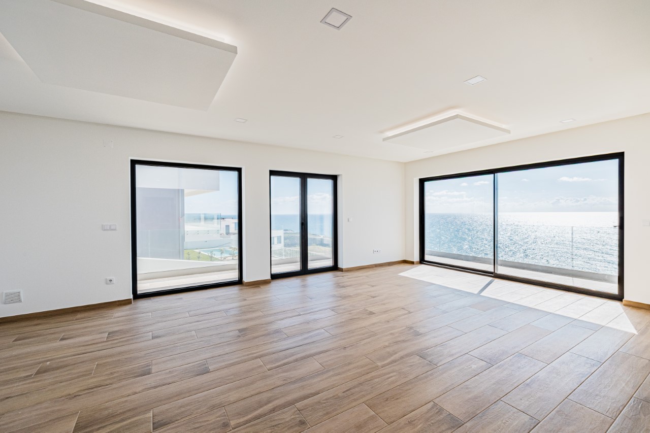 Moradia Isolada V3 com Piscina e Vista Mar
