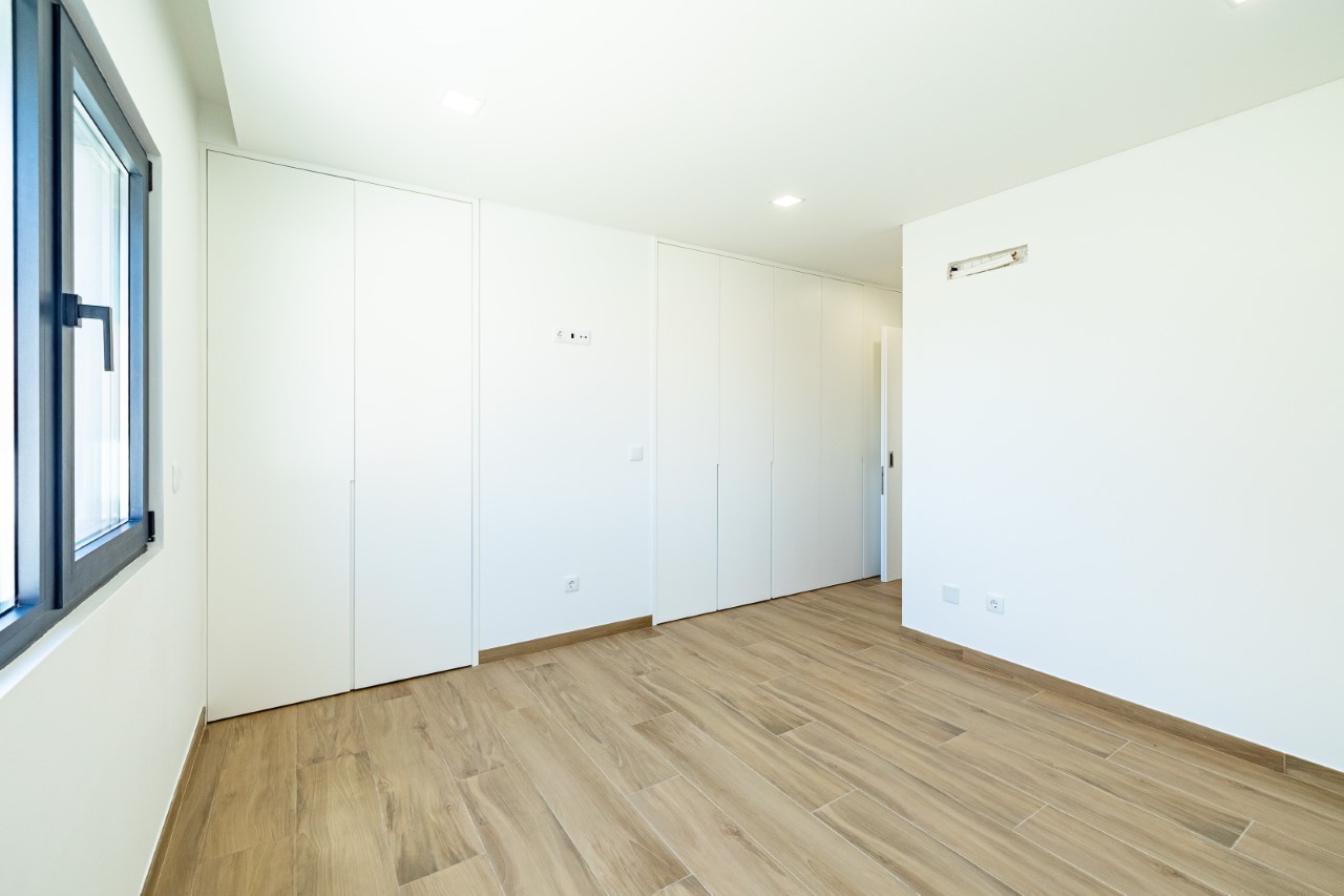 Moradia Isolada V3 com Piscina e Vista Mar
