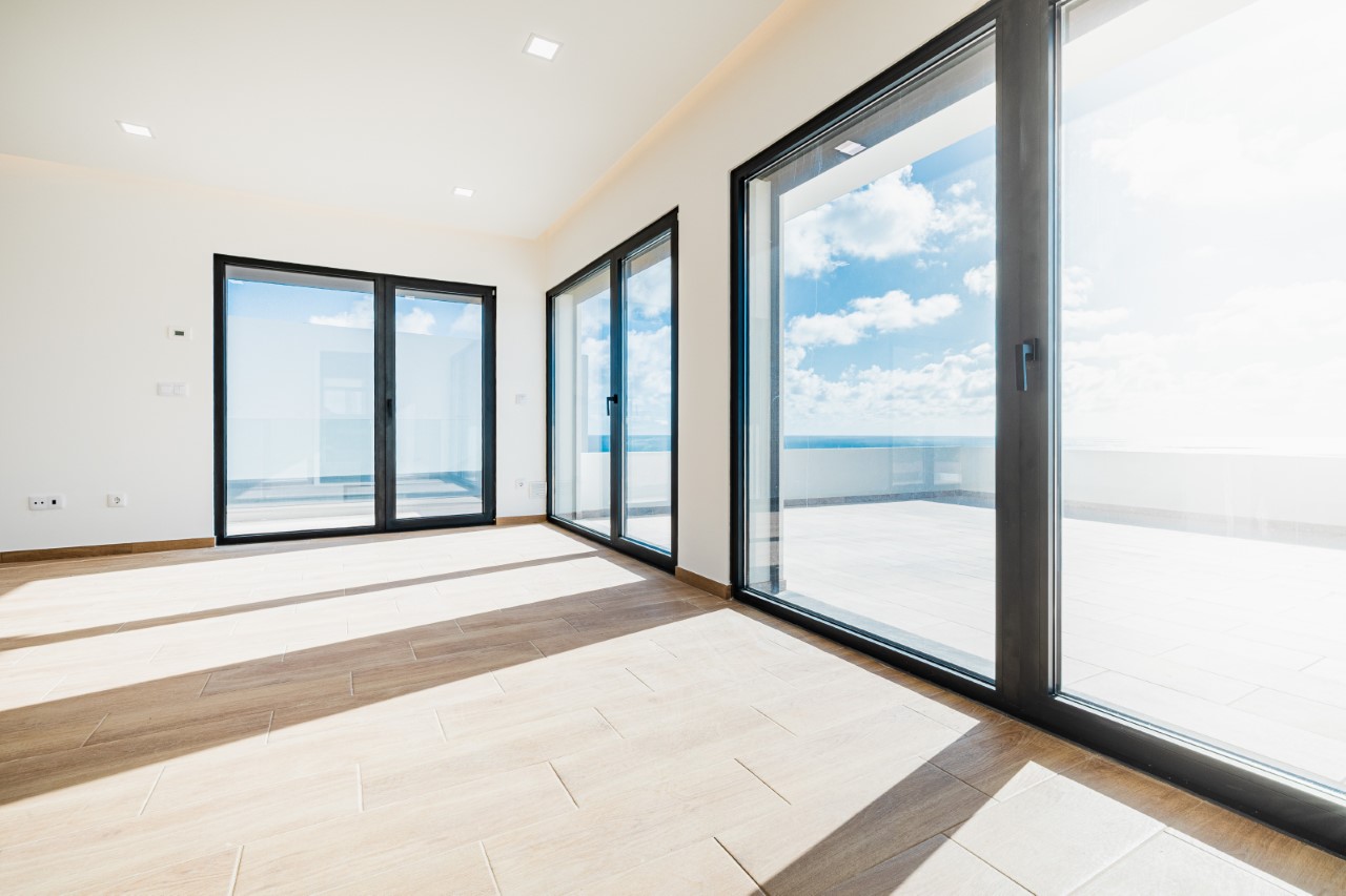 Moradia Isolada V3 com Piscina e Vista Mar