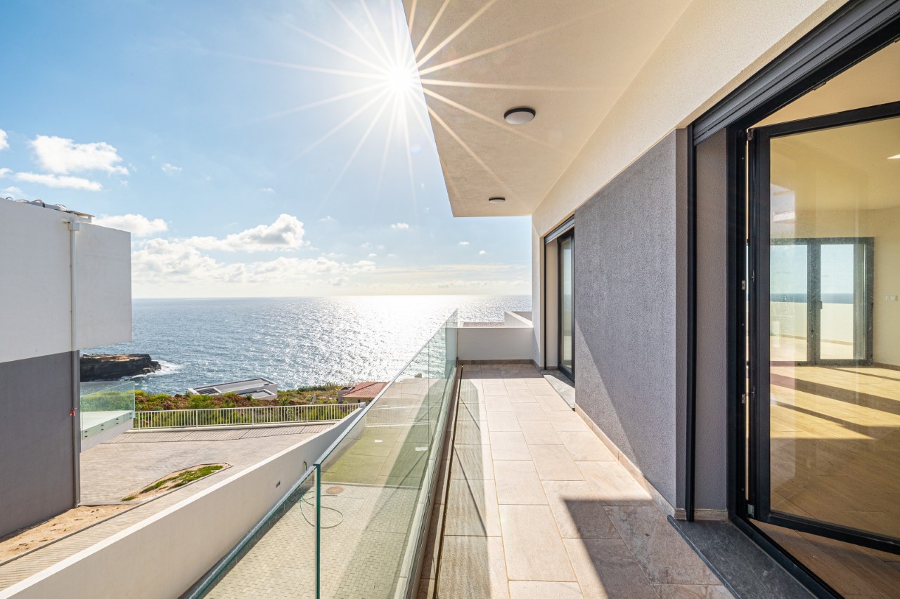 Moradia Isolada V3 com Piscina e Vista Mar