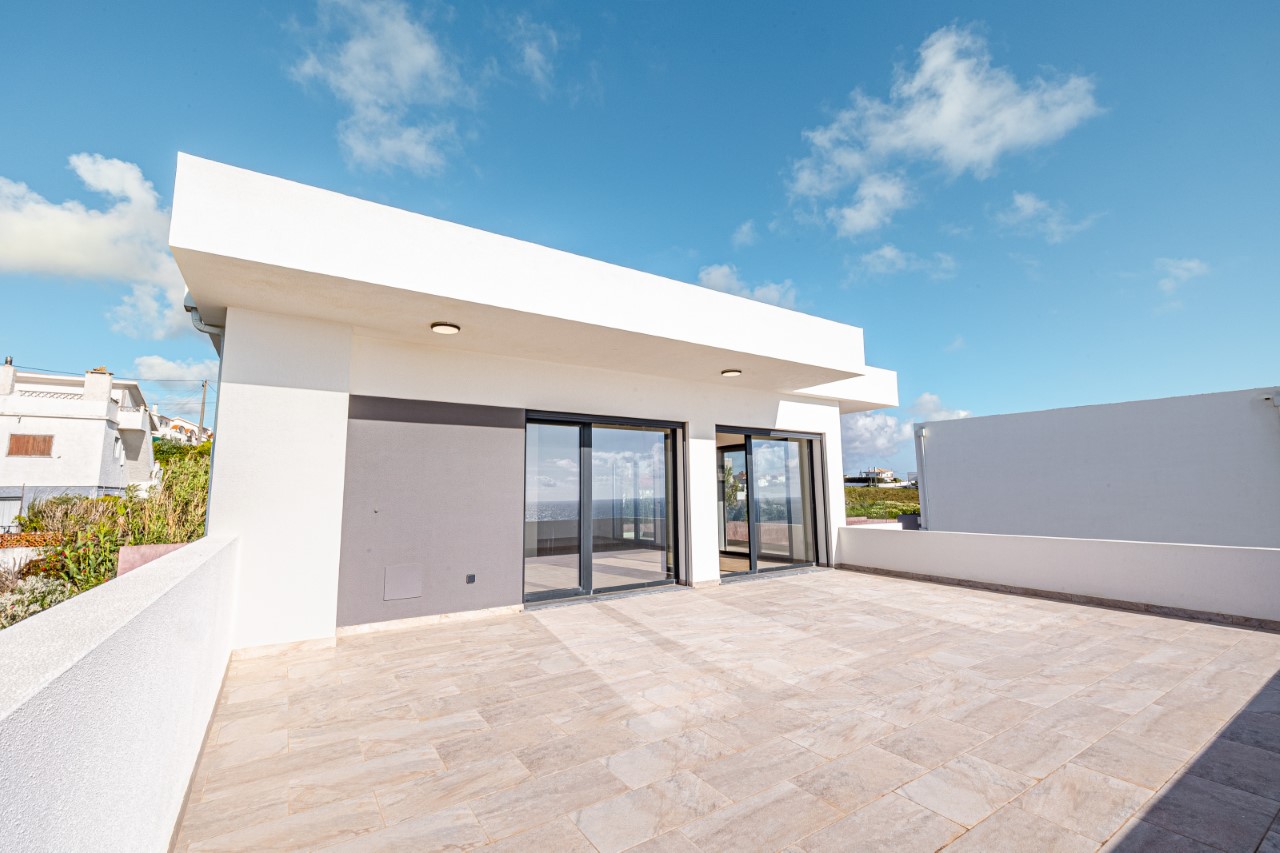 Moradia Isolada V3 com Piscina e Vista Mar