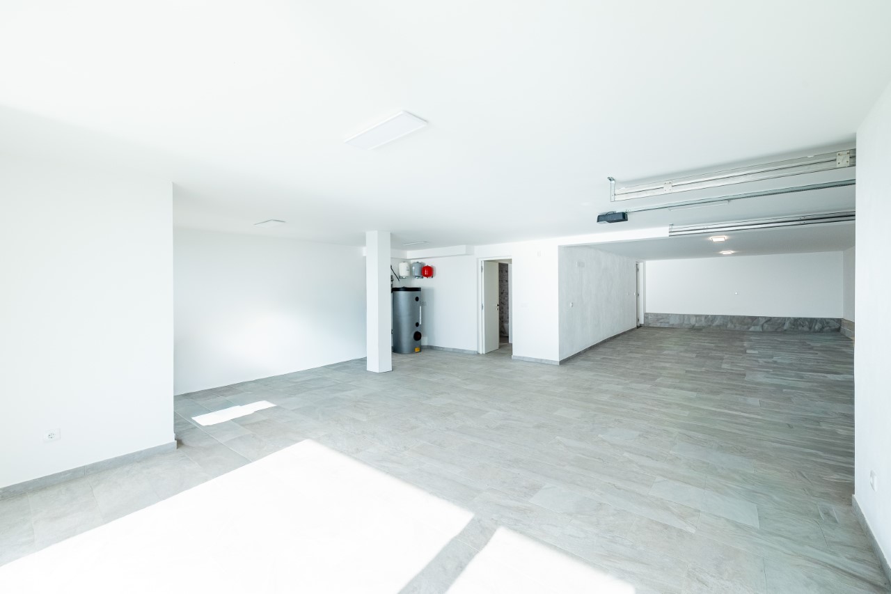 Moradia Isolada V3 com Piscina e Vista Mar