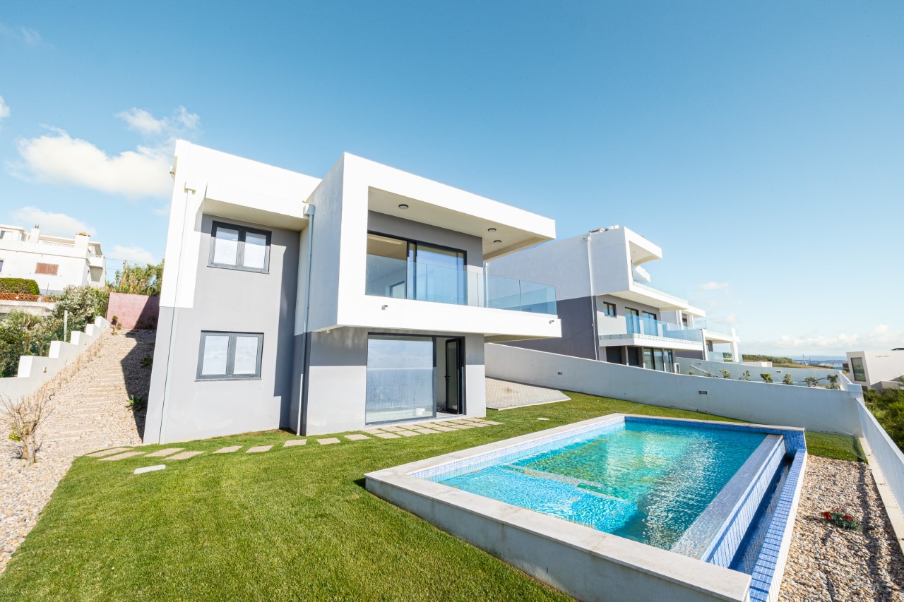 Moradia Isolada V3 com Piscina e Vista Mar