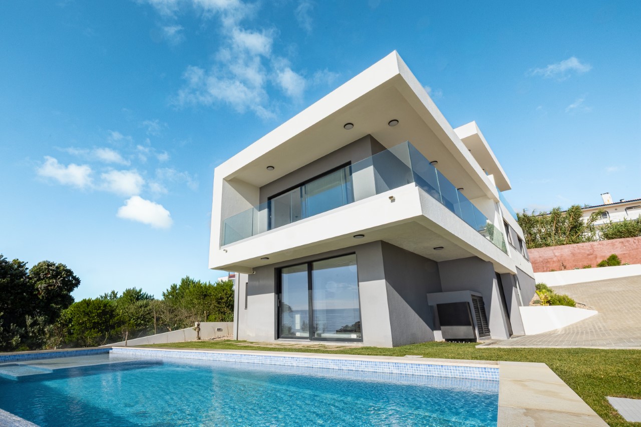 Moradia Isolada V3 com Piscina e Vista Mar