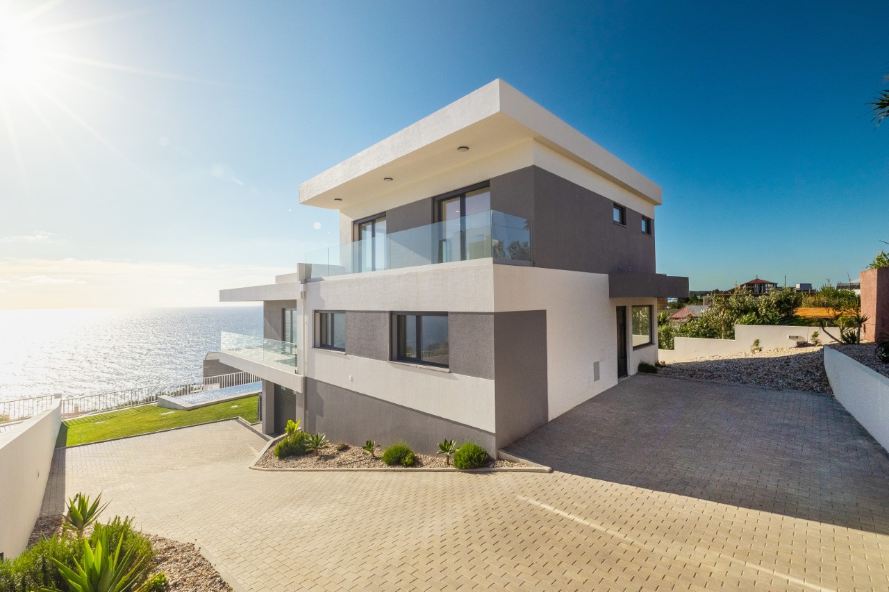 Moradia Isolada V3 com Piscina e Vista Mar