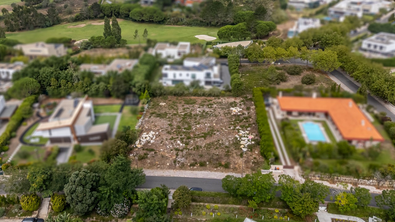 Terreno de 1807m2 situado no Belas Clube de Campo- Sintra