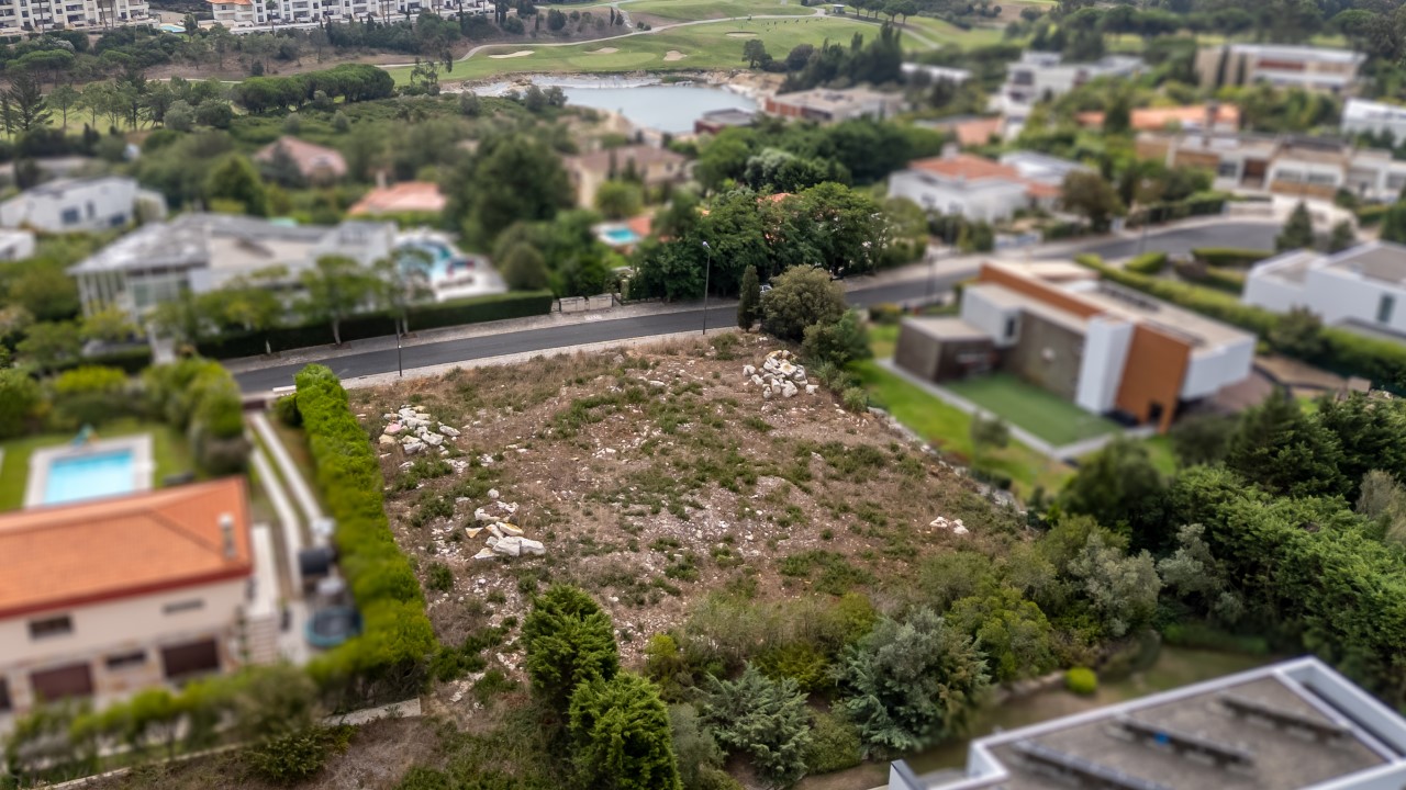 Terreno de 1807m2 situado no Belas Clube de Campo- Sintra