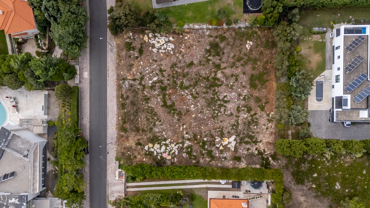 Terreno de 1807m2 situado no Belas Clube de Campo- Sintra