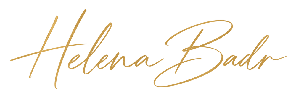 Assinatura dourada de Helena Badr